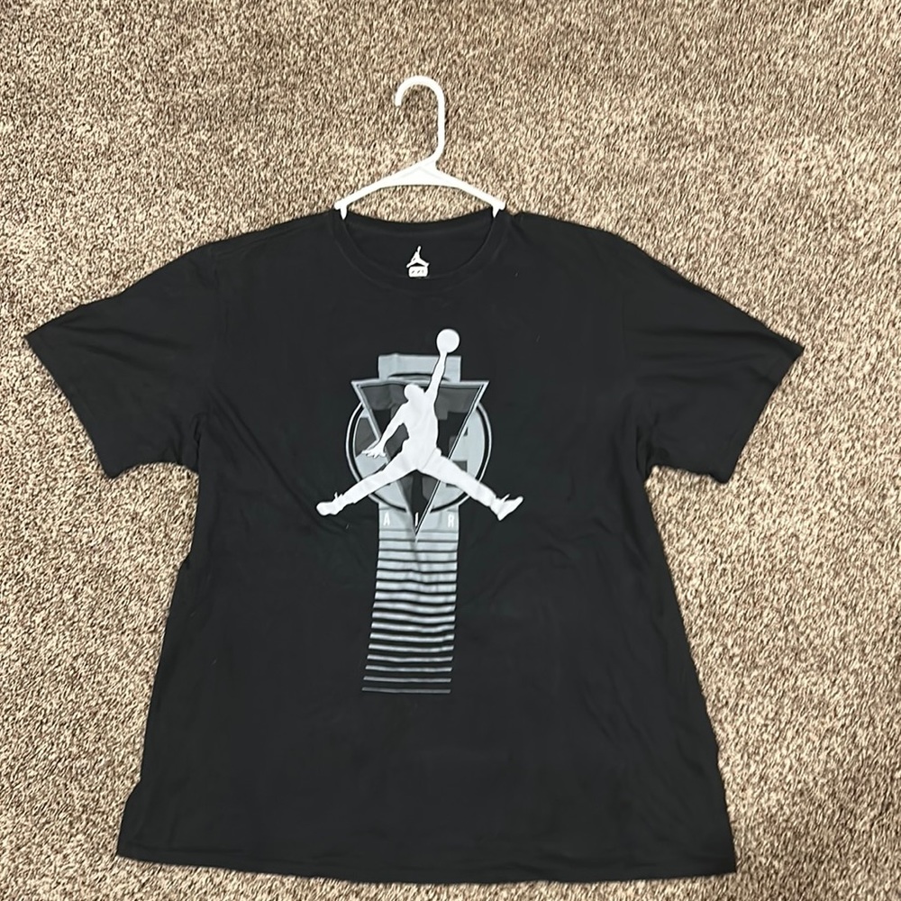 Xxl black and grey air Jordan shirt
